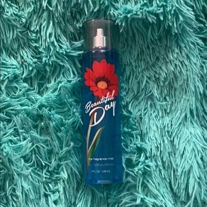 🎄Bath & Bodyworks Beautiful Day spray! 🤍